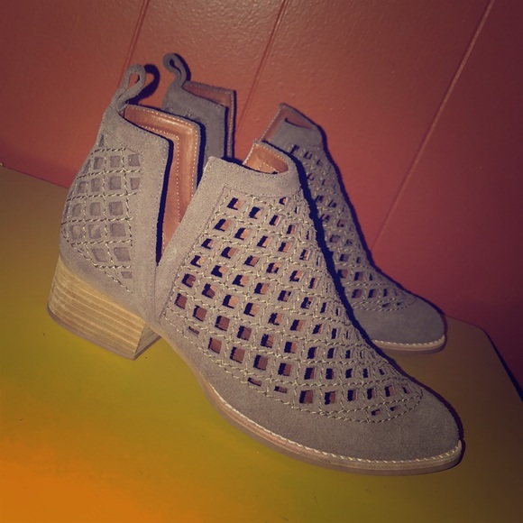 Jeffrey Campbell Shoes - Jeffrey Campbell Taggaet Tan Suede Ankle Boots